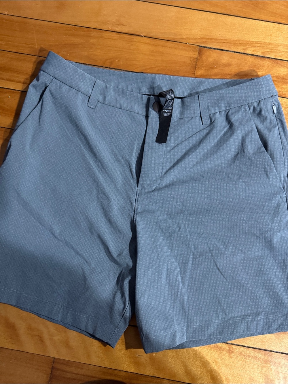 Lululemon men’s ABC 7” woven shorts